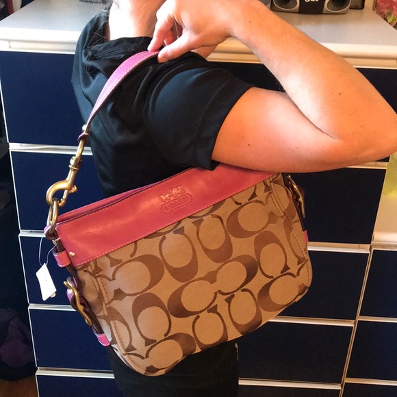 Coach Handbags - Coach Signature Zoe